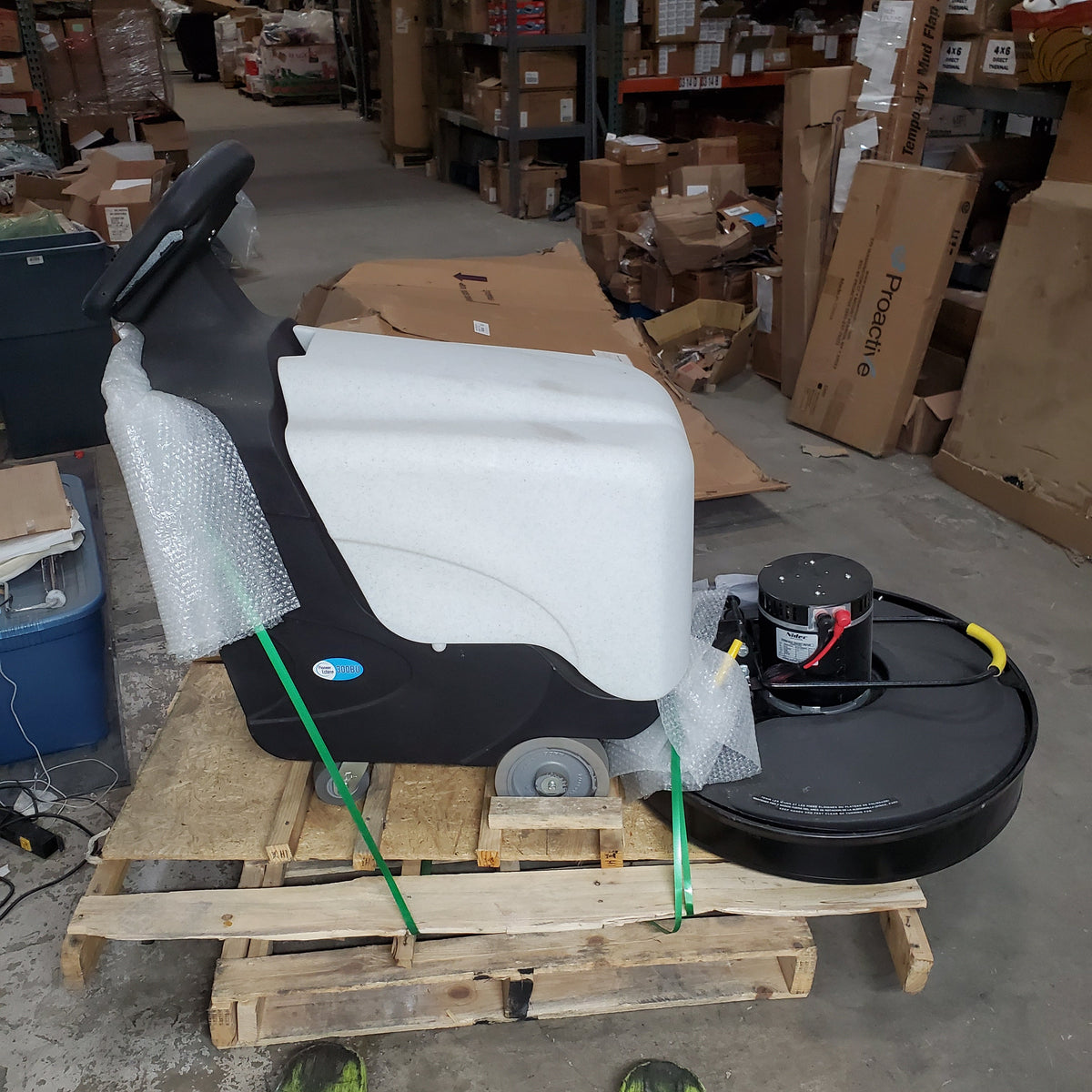 Amano Pioneer Eclipse 27" 300BU Battery Floor Burnisher | 27-28"