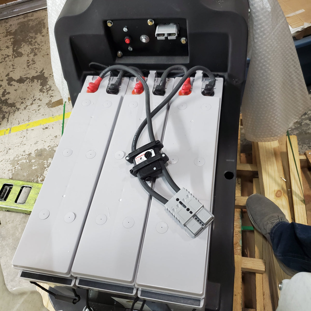 Amano Pioneer Eclipse 27" 300BU Battery Floor Burnisher | 27-28"